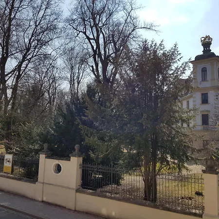 Отель Castle